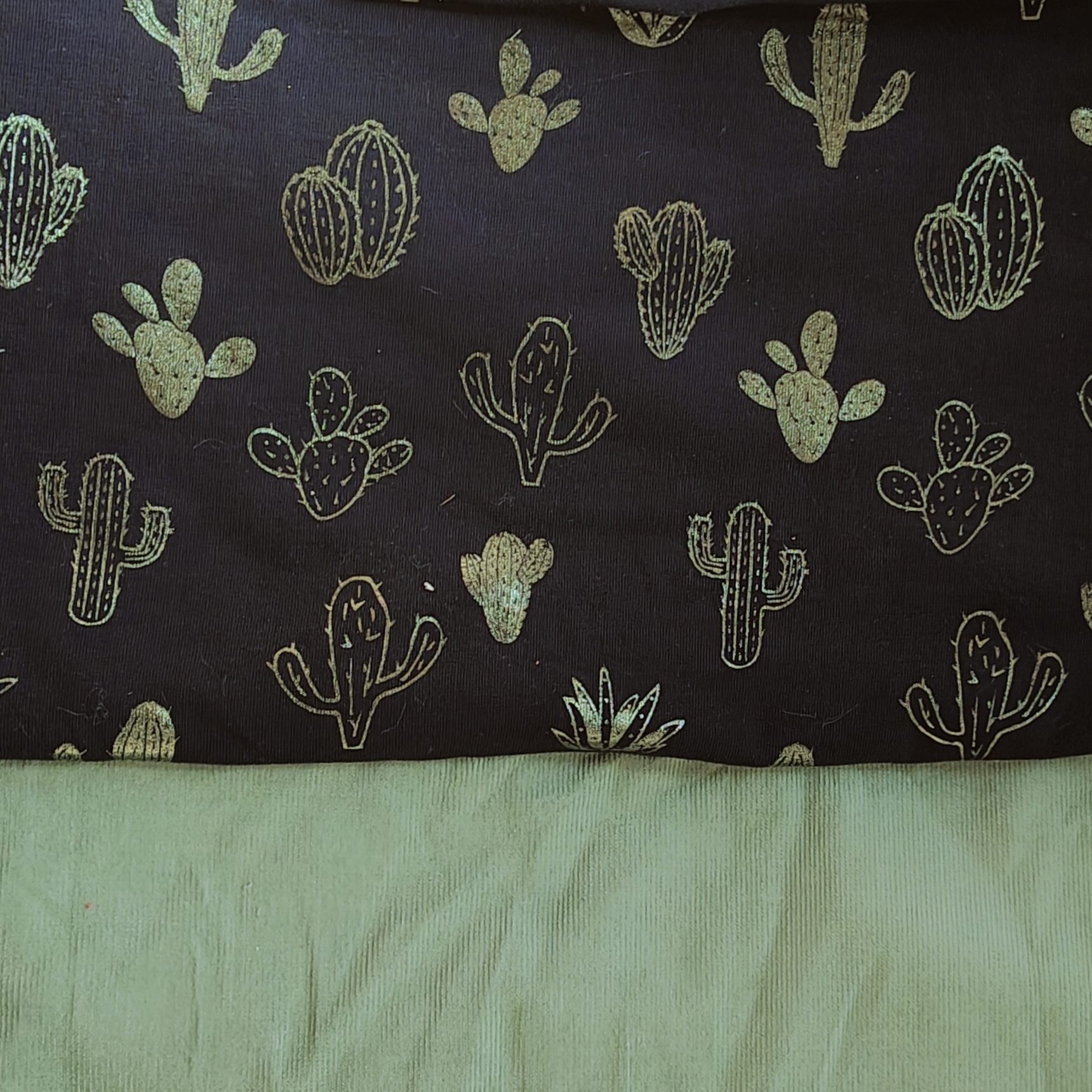 Trousse de toilette Velours vert & fermoir aimanté en cuir | Personnalisable – Image 7