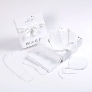 MELI | Baby White Layette Set (4)