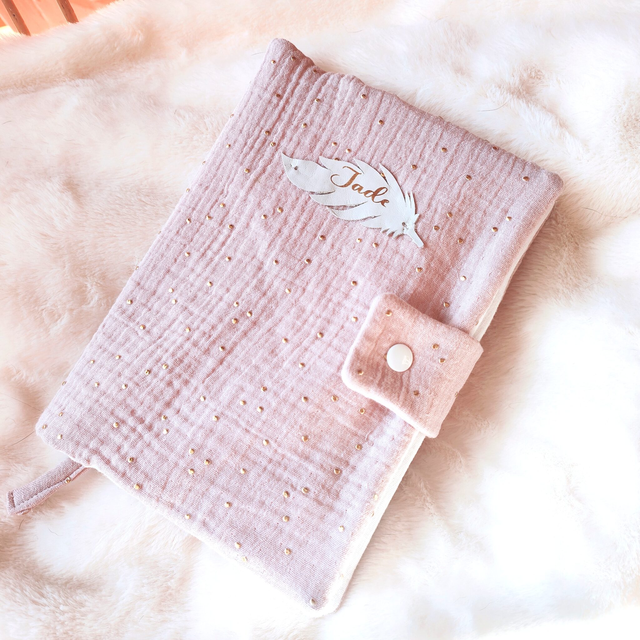 Protège Carnet de Santé Fille Gaze rose | A personnaliser – Image 2