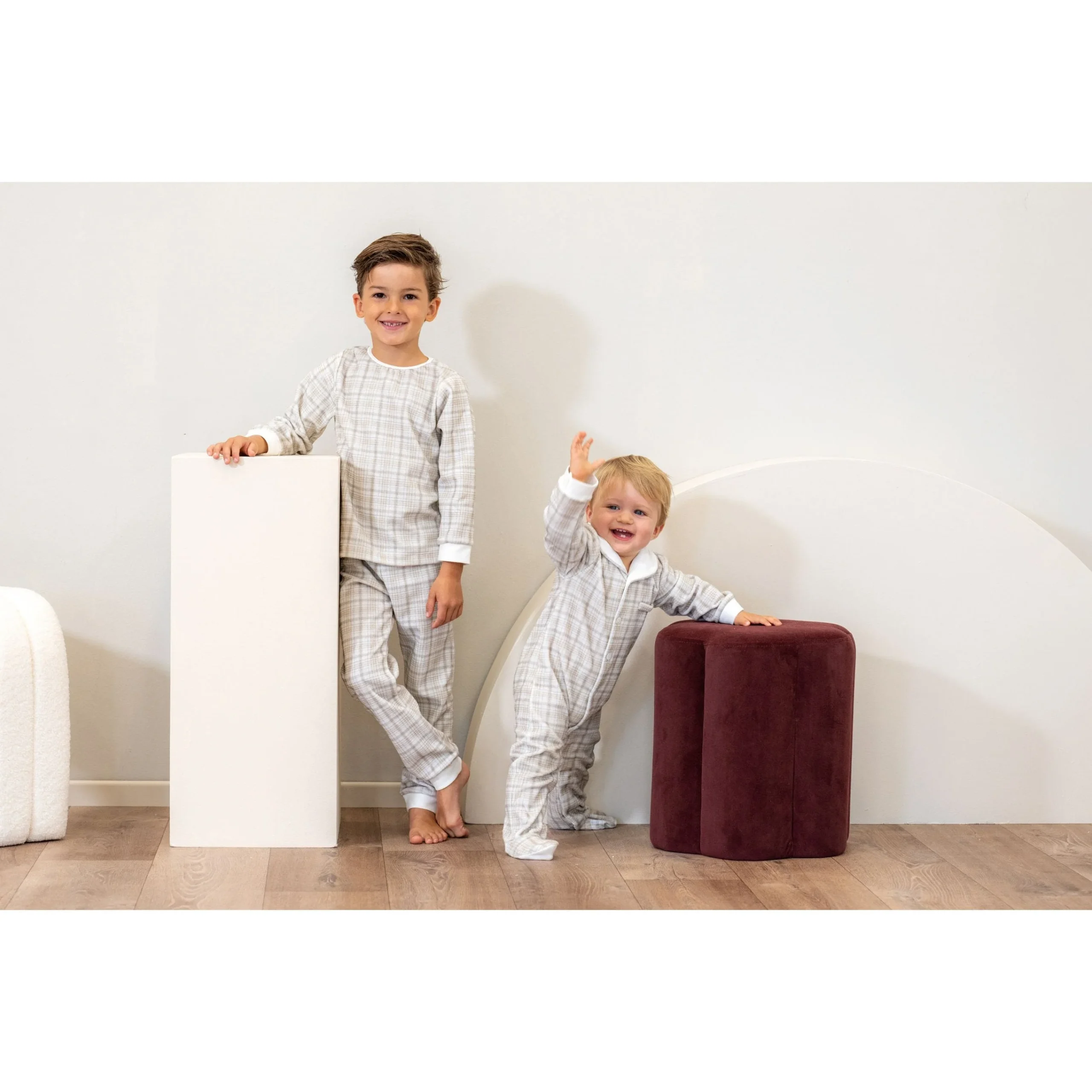 THOMAS | Boys Beige Plaid Velour 2-Piece Loungewear Set – Image 4