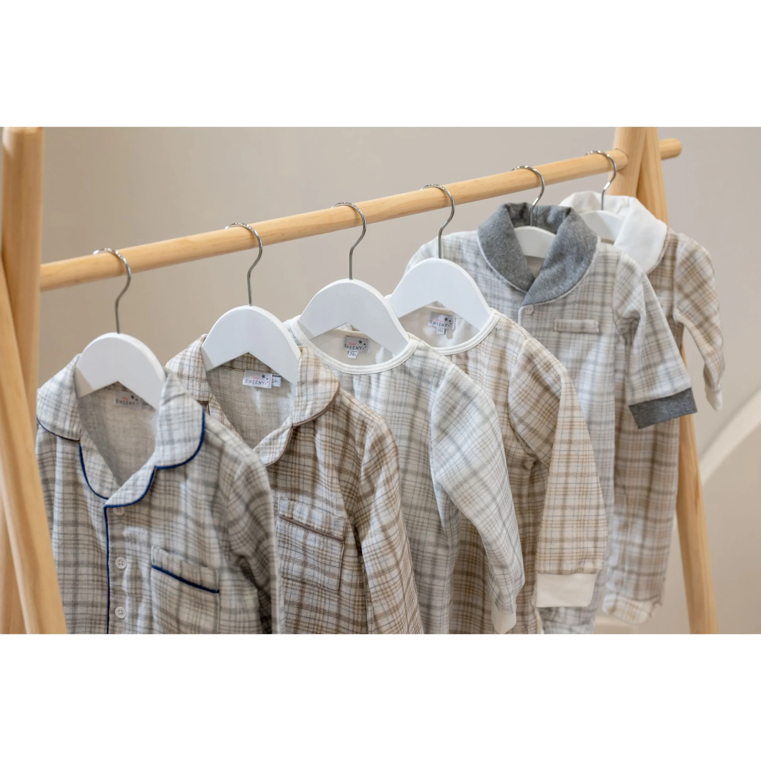 THOMAS | Boys Beige Plaid Velour 2-Piece Loungewear Set – Image 6