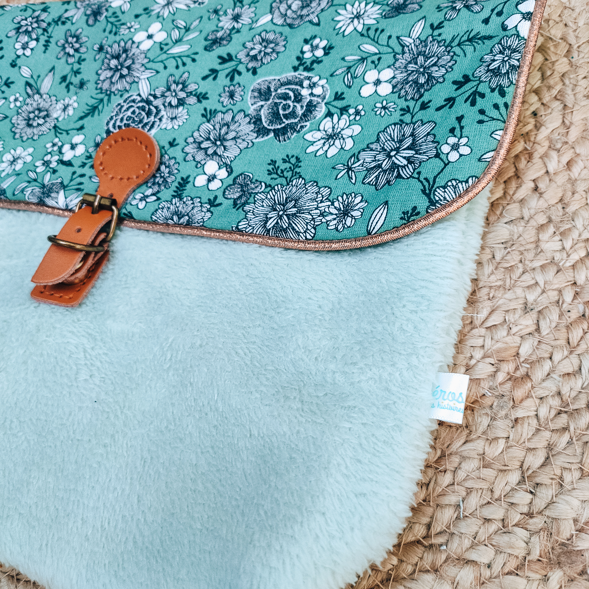 Trousse Fausse Fourrure & fermoir aimanté en cuir | Personnalisable – Image 3