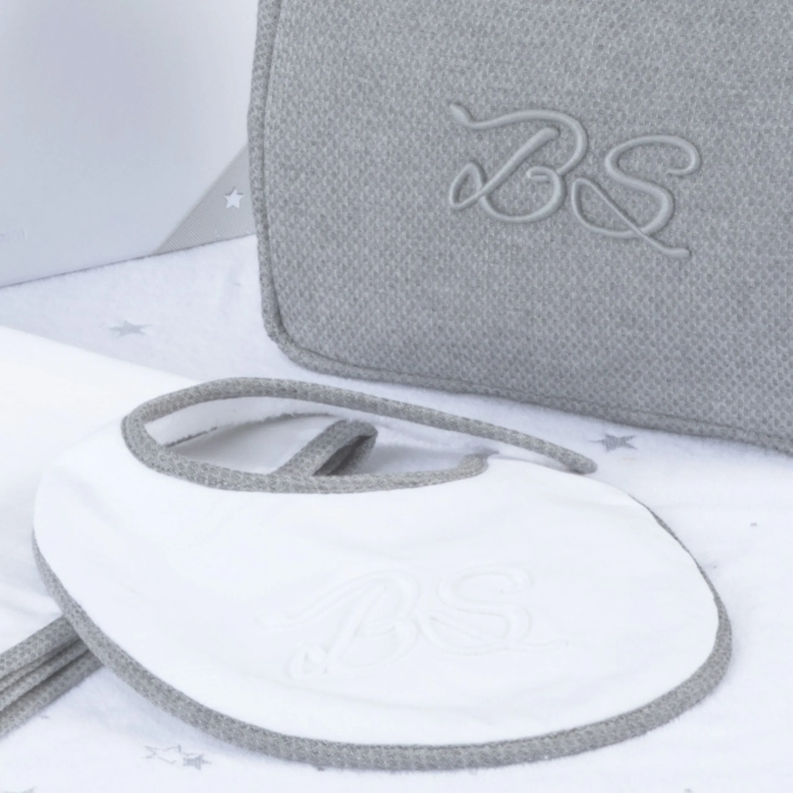 MON BEAU TROUSSEAU | Boys White & Grey Cotton Bib – Image 2
